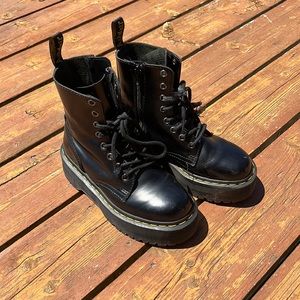 Dr martens Jadon extra platform boot. Size 5 1/2-6 (men’s 4).